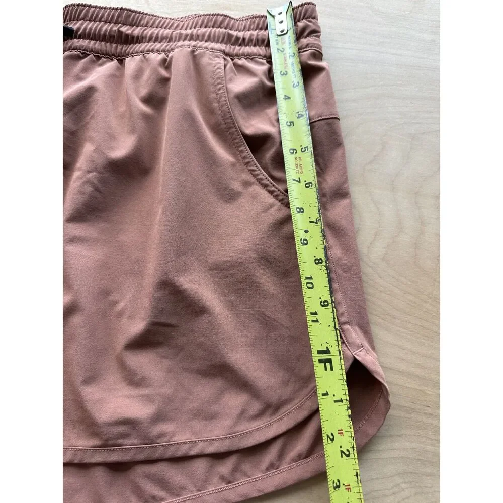 Columbia Men’s XL Terracotta Performance Fishing Shorts 5” Stretch Quick Dry